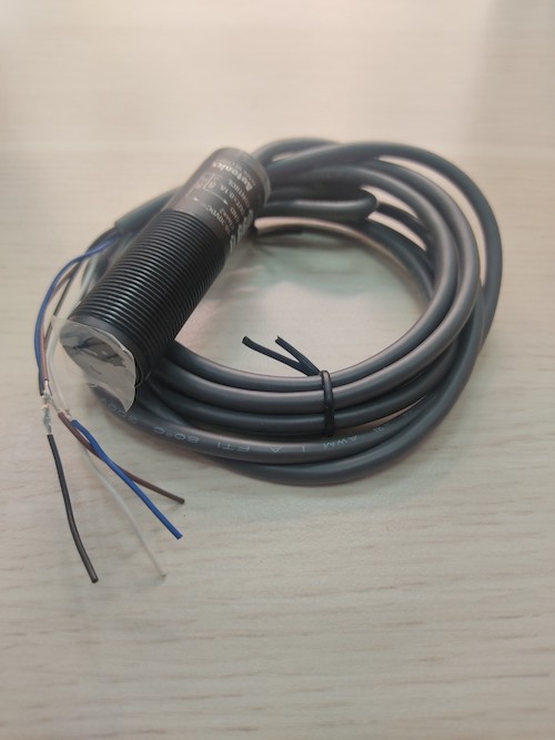 Cảm biến quang Autonics BRQP100-DDTA-P