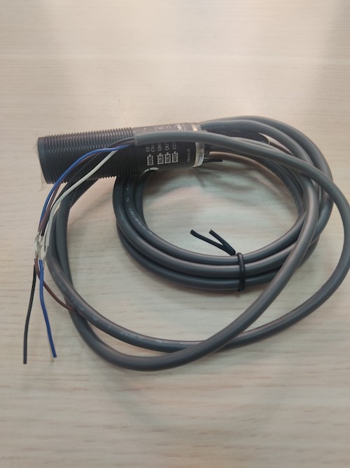 Cảm biến quang Autonics BRQP100-DDTA-P