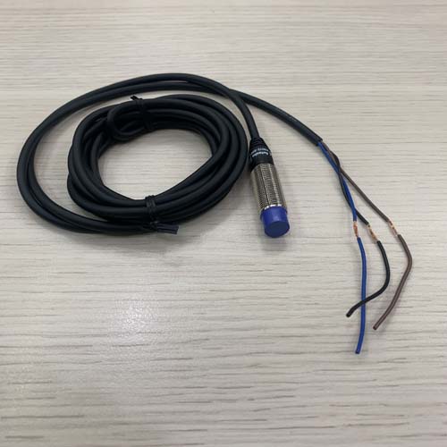 Cảm biến tiệm cận loại hình trụ Autonics PRD12-8DP