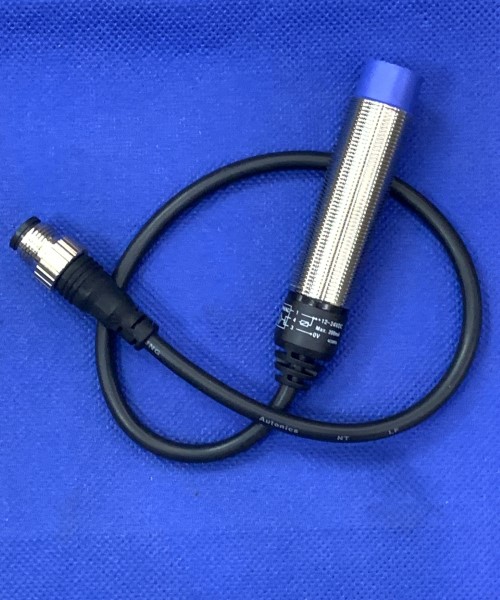 Cảm biến tiệm cận loại hình trụ Autonics PRDWL18-14DN2