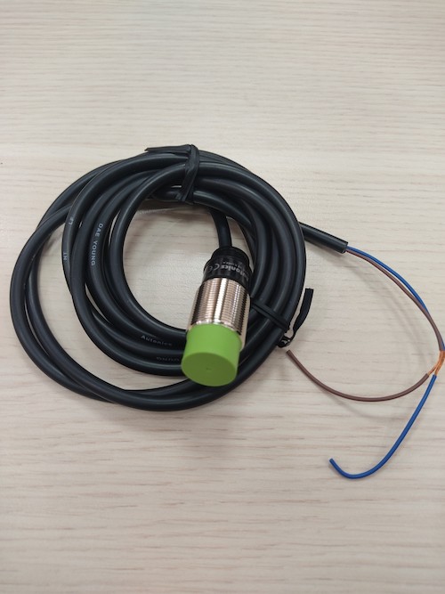 Cảm biến tiệm cận loại hình trụ Autonics PRT18-8XO