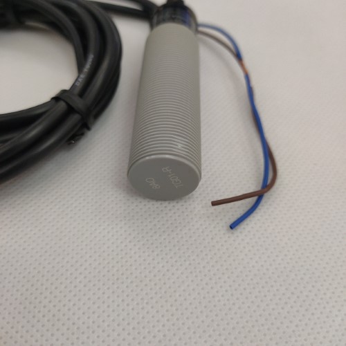 Cảm biến tiệm cận điện dung Autonics CR18-8AO