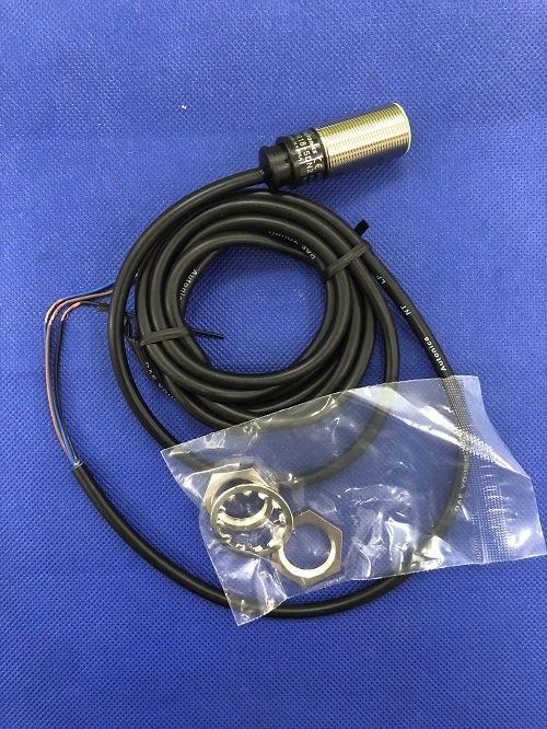 Cảm biến tiệm cận loại hình trụ Autonics PR18-5DN2