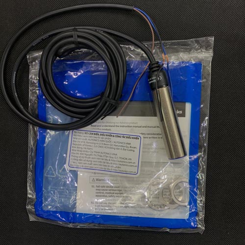 Cảm biến tiệm cận loại hình trụ Autonics PRDL18-7DN