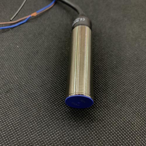 Cảm biến tiệm cận loại hình trụ Autonics PRDL18-7DN