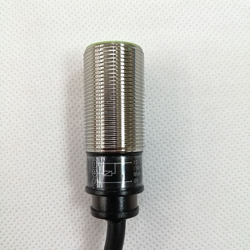 Cảm biến tiệm cận loại hình trụ Autonics PRW18-5DN