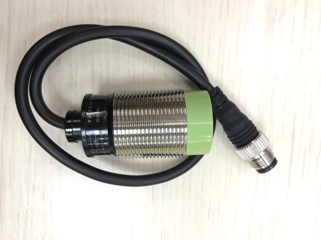 Cảm biến tiệm cận loại hình trụ Autonics PRW30-15DN