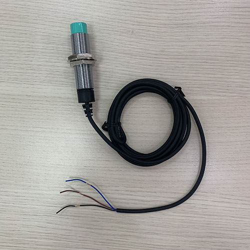 Cảm biến từ DC 3 dây Hanyoung UP18RLD-8NA