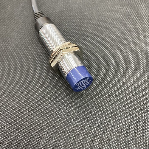 Cảm biến từ DC 3 dây Hanyoung UP18RLD-8PA