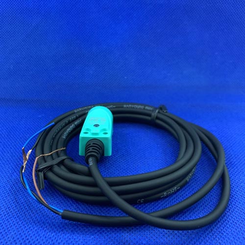 Cảm biến từ DC 3 dây Hanyoung UP18S-5PC