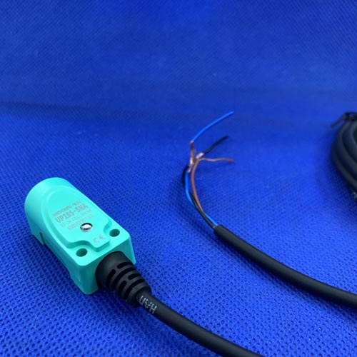 Cảm biến từ DC 3 dây Hanyoung UP18S-5PC