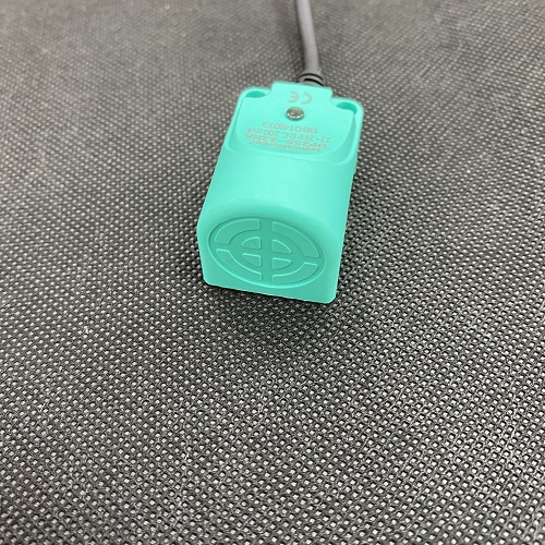 Cảm biến từ DC 3 dây Hanyoung UP25S-12NA