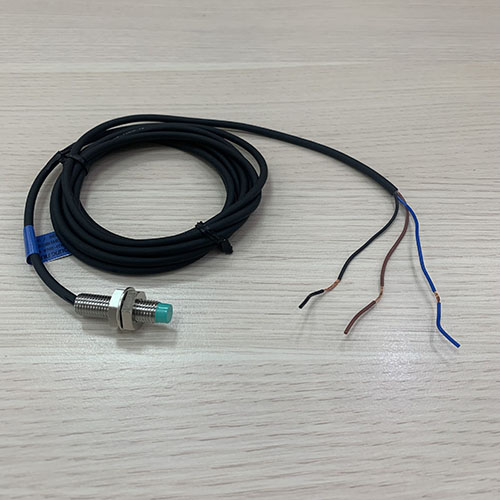 Cảm biến từ Hanyoung tròn 3 dây UP-08RD2NA