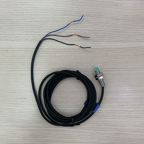 Cảm biến từ Hanyoung tròn 3 dây UP-08RD2NA