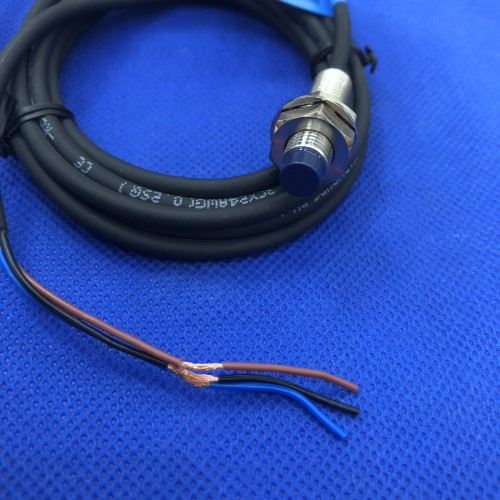 Cảm biến từ Hanyoung Tròn 3 dây UP-08RD2PC