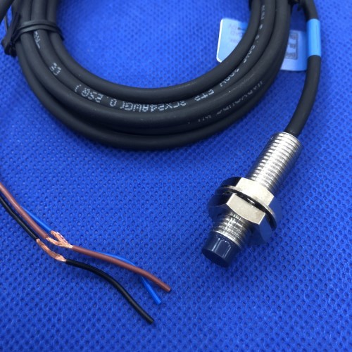 Cảm biến từ Hanyoung tròn 3 dây UP-08RD2TA