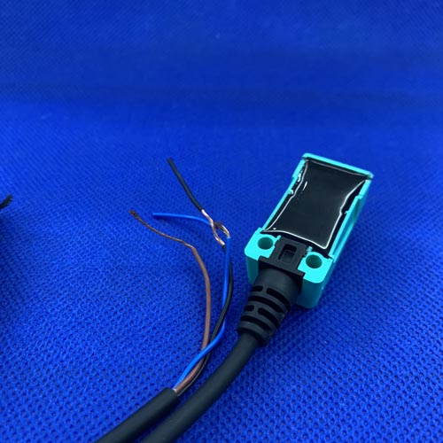 Cảm biến từ Hanyoung UP-18S5TA