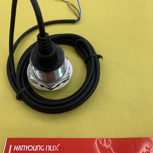 Cảm biến từ Hanyoung UP-30RD15TA