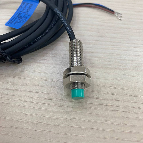 Cảm biến từ Hanyoung UP-8RD2NA