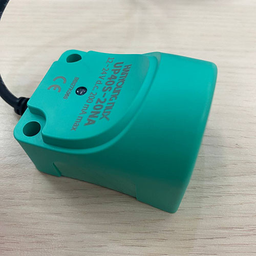 Cảm biến từ Hanyoung UP40S-20PA
