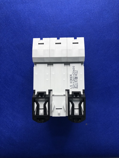 CB tép (MCB) BKN-b-3P-6A