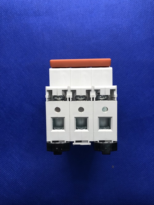 CB tép (MCB) BKN-b-3P-6A