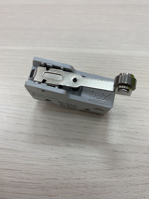 Công tắc hành trình Hanyoung HY-R704B