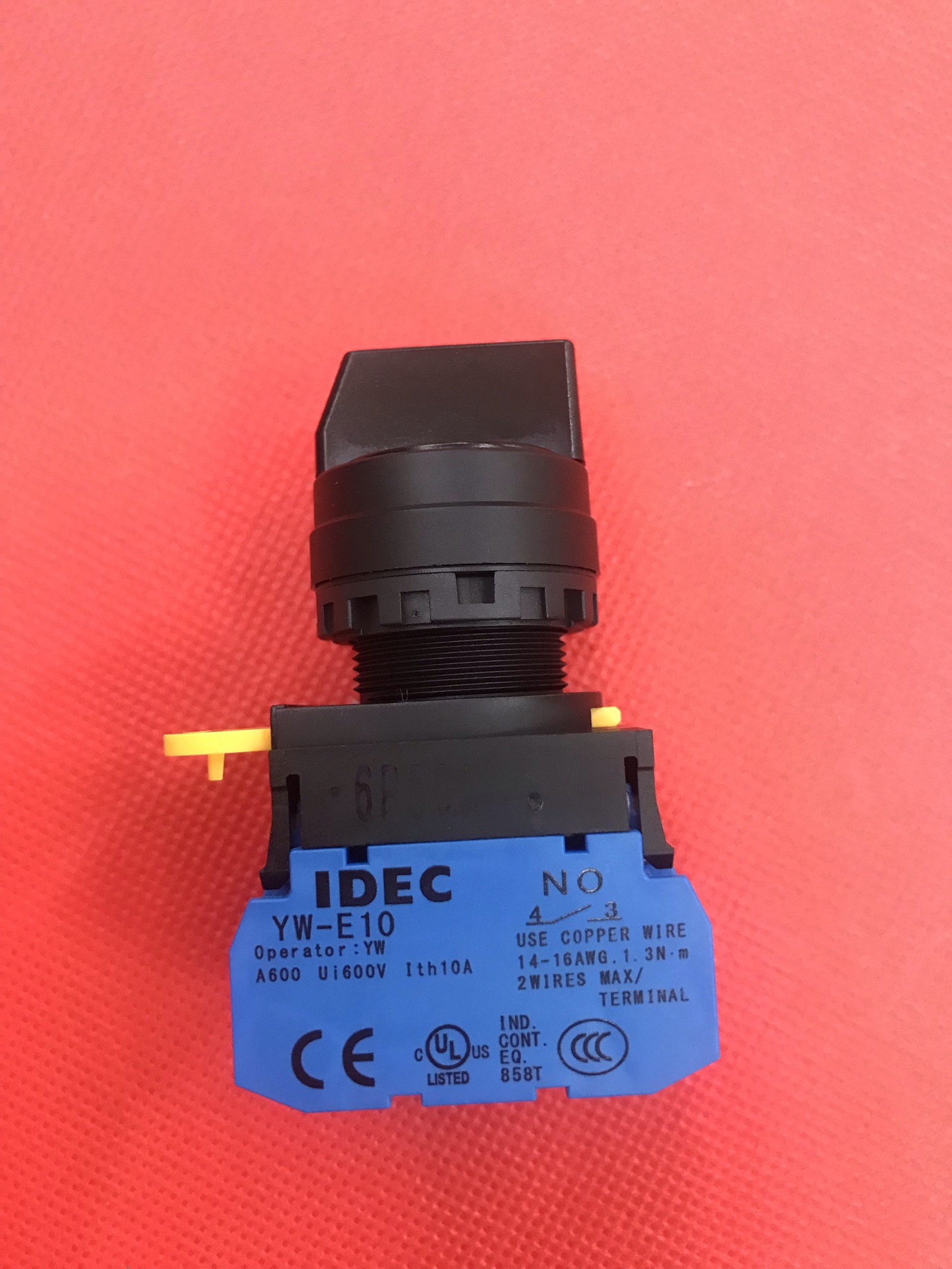 Công tắc xoay IDEC YW1S-33E11