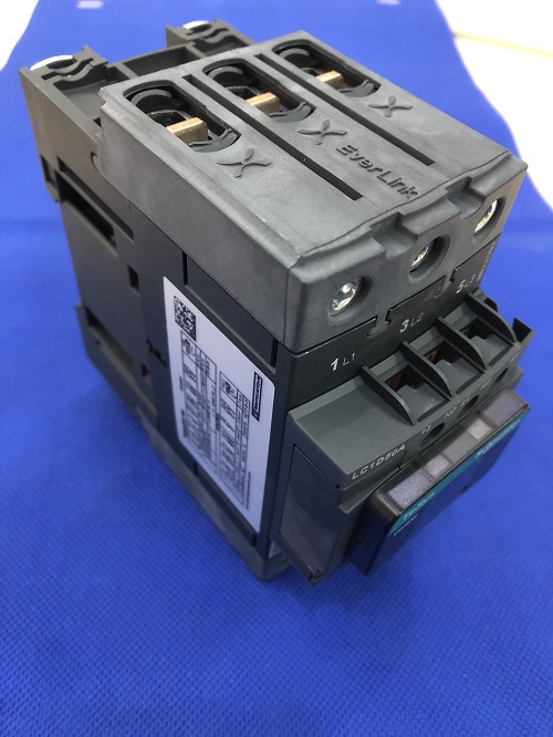 Contactor 3 pha Schneider LC1D50AM7
