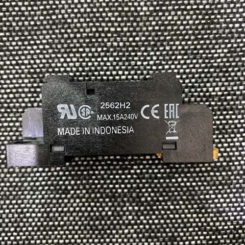 Đế relay trung gian Omron PTF08A-E