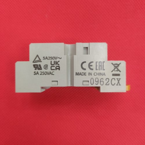 Đế relay trung gian Omron PYF14A-N