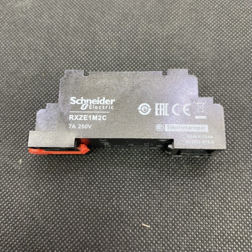 ĐẾ RELAY TRUNG GIAN SCHNEIDER RXZE1M2C