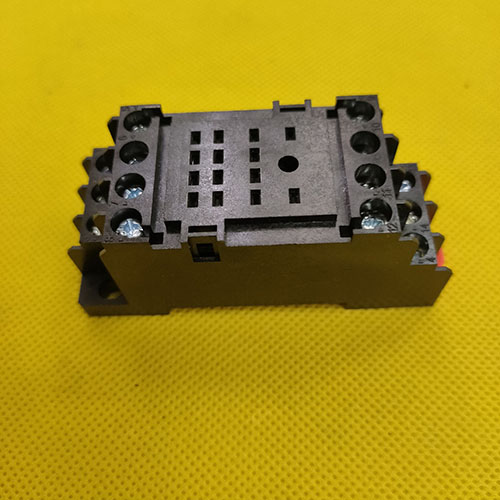 Đế relay trung gian Schneider RXZE1M4C