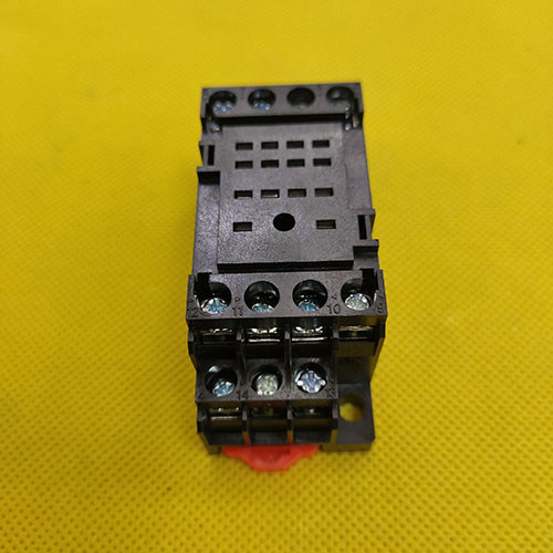 Đế relay trung gian Schneider RXZE1M4C