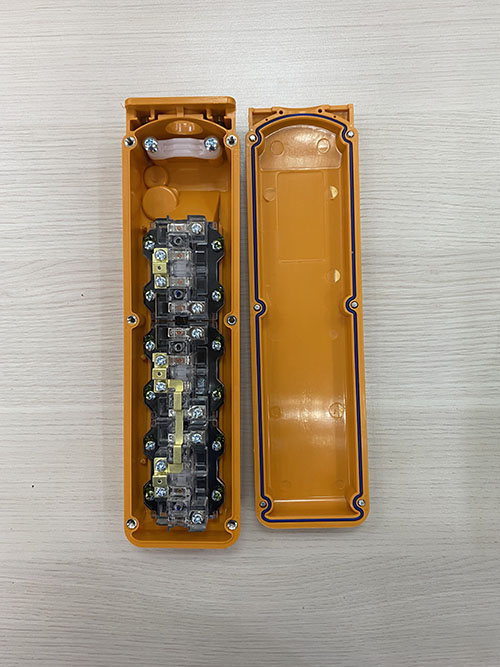 ĐIỀU KHIỂN CẦN TRỤC HANYOUNG HY-1026-BBB