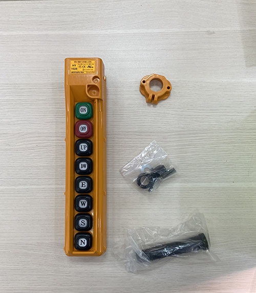 Điều khiển cần trục Hanyoung HY-1028-ABBB