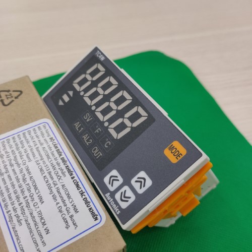 Điều khiển nhiệt độ Autonics TC4W-N2R