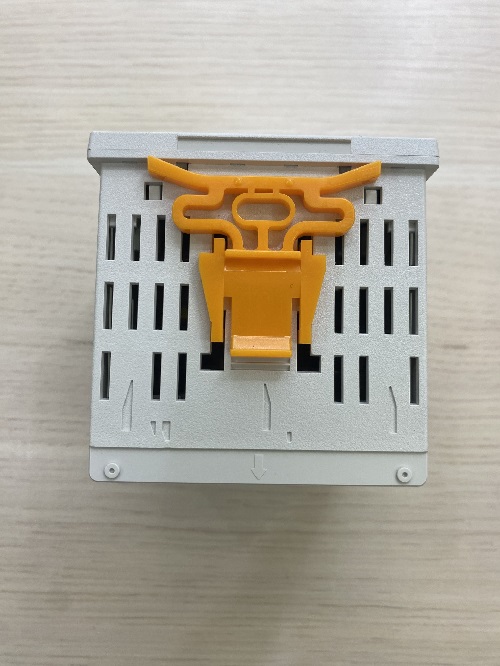 Bộ điều khiển nhiệt độ loại PID Autonics TCN4M-24R