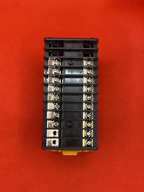 Bộ điều khiển nhiệt độ PID Autonics TK4W-B4CC