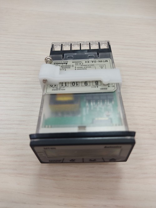 Đồng hồ đo đa năng Autonics MT4N-DA-E4