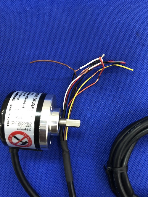 Bộ mã hóa vòng quay tương đối 40mm (Loại trục) Autonics E40S6-100-6-L-5