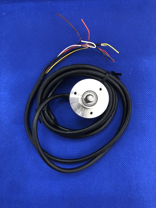 Bộ mã hóa vòng quay tương đối 40mm (Loại trục) Autonics E40S6-100-6-L-5