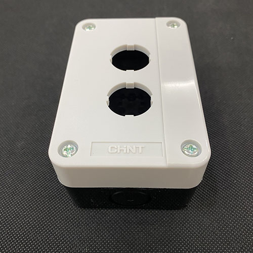 HỘP NÚT NHẤN 2 LỖ PHI 22 CHINT NP2-B02