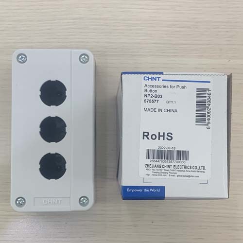 HỘP NÚT NHẤN 3 LỖ PHI 22 CHINT NP2-B03