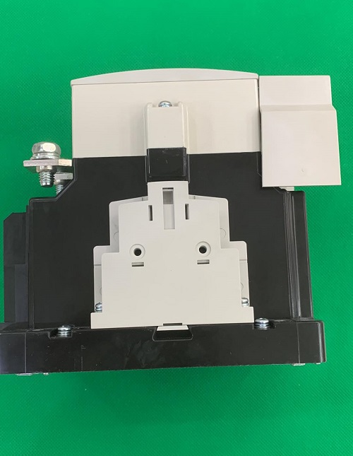 Khởi động từ Cheil CMC100