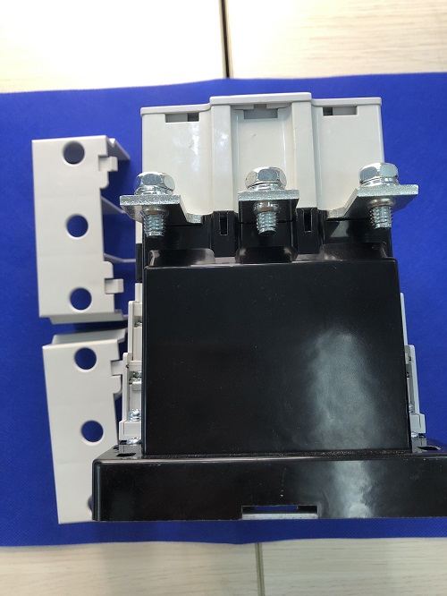 Khởi động từ Cheil CMC150 Khởi động từ Cheil CMC150