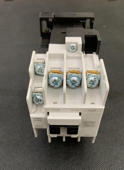 Khởi động từ Cheil CMC22N