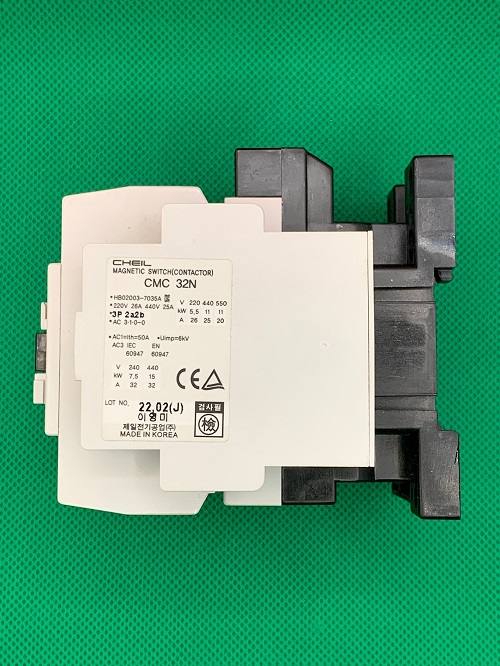 Khởi động từ Cheil CMC32N