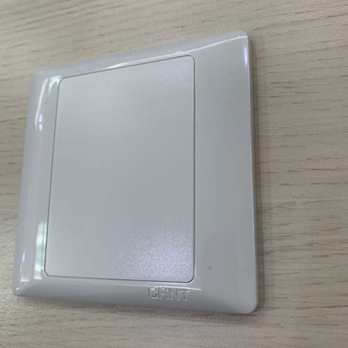 Mặt che thiết bị đơn màu trắng