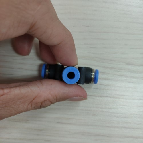 Nối ống T Hi-Tech Ø4 PUT 04